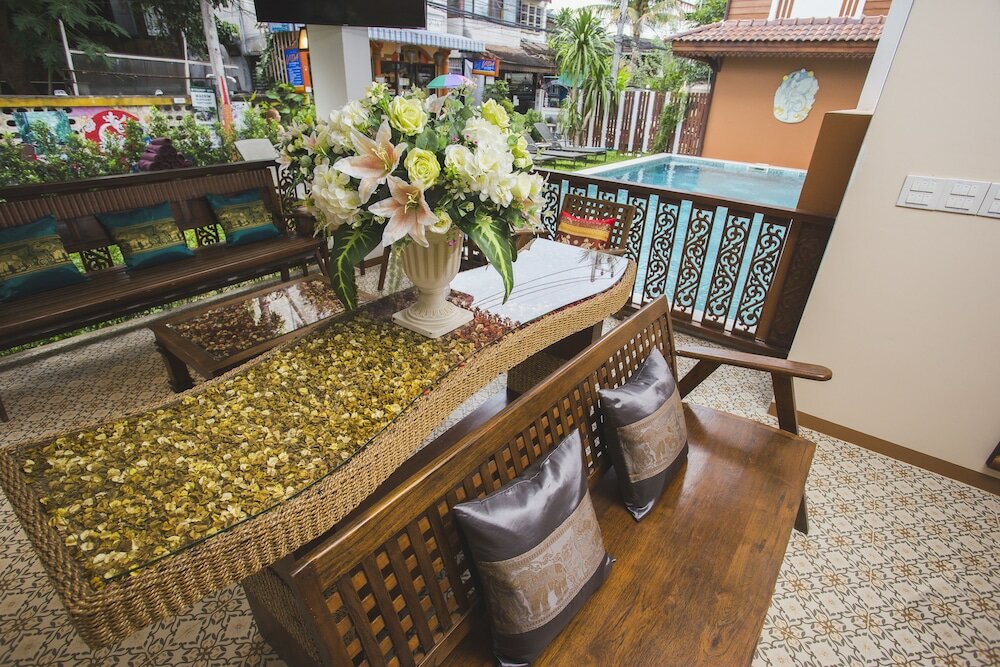 Фото Chada Mantra Hotel