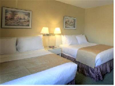 Фото Super 8 by Wyndham Revelstoke Bc