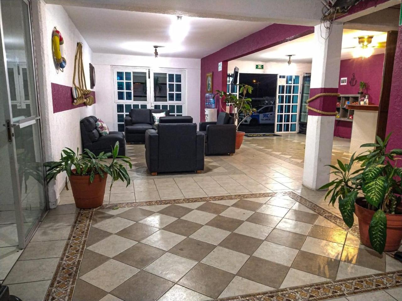 Фото Hotel Plaza Jardín