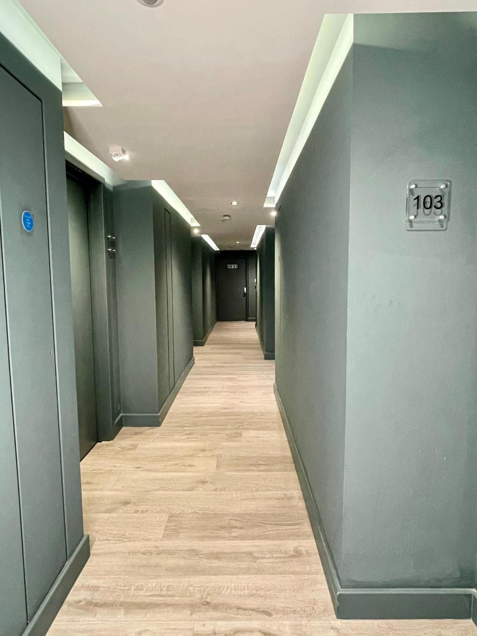 Фото Axiom Park Hotel