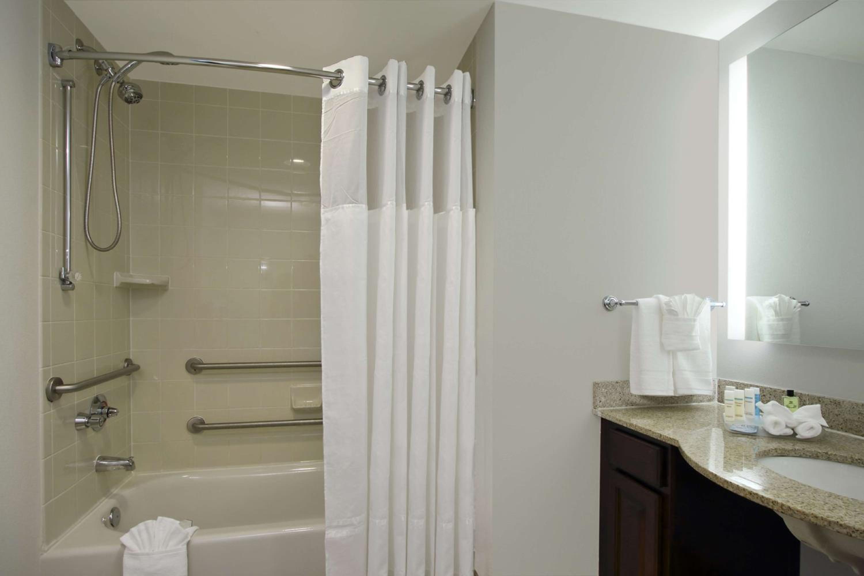 Фото Homewood Suites by Hilton Miami Airport West
