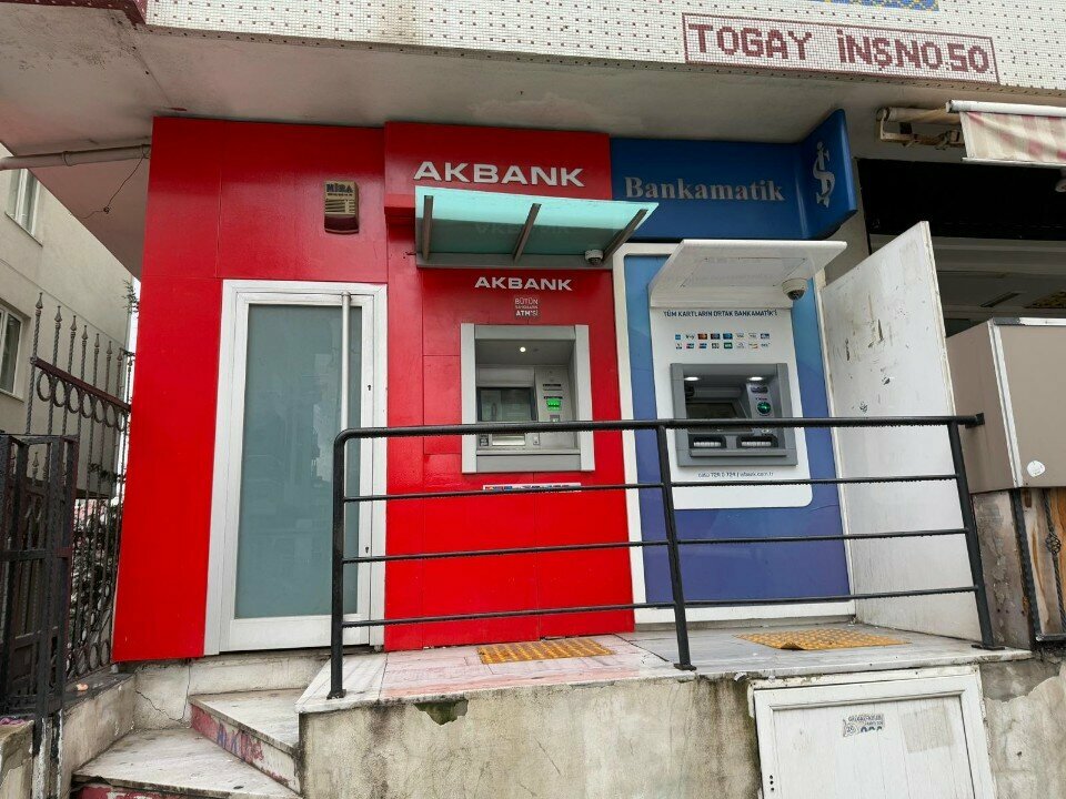 ATM Turkey Is Bank ATM, Istanbul, photo