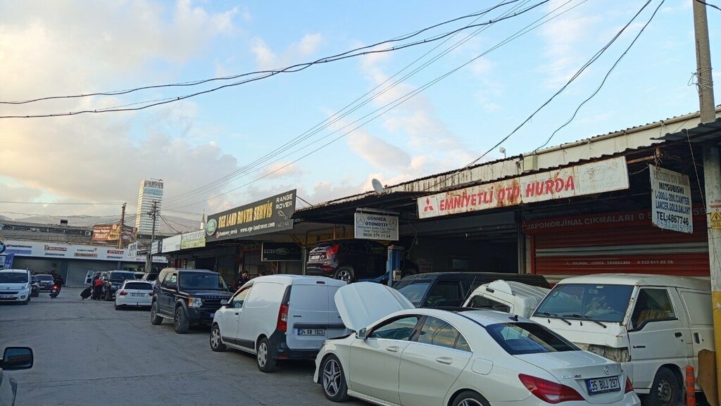 Car disassembly Safe Auto Scrap, Izmir, photo