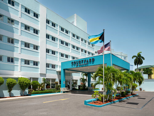 Гостиница Courtyard by Marriott Nassau Downtown/Junkanoo Beach в Нассау