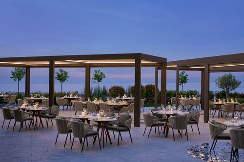 Гостиница JW Marriott Hotel Istanbul Marmara Sea в Бакыркёй