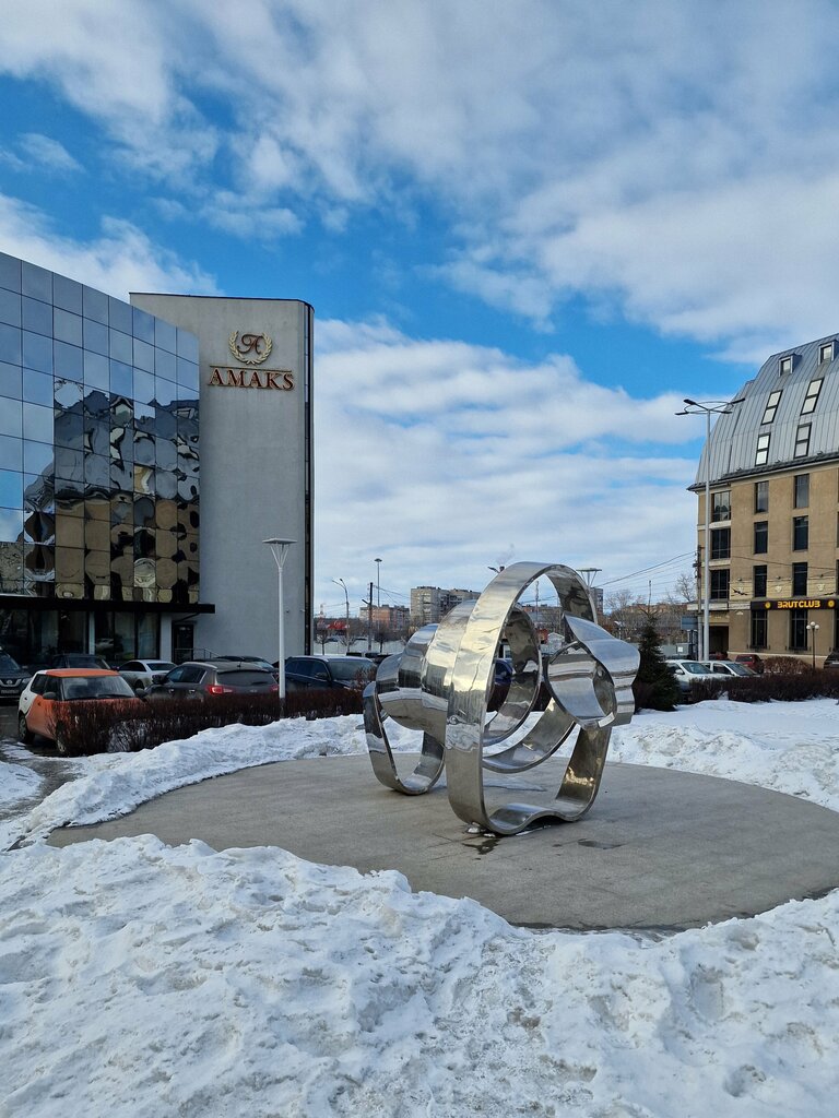 Genre sculpture Зубр, Ryazan, photo