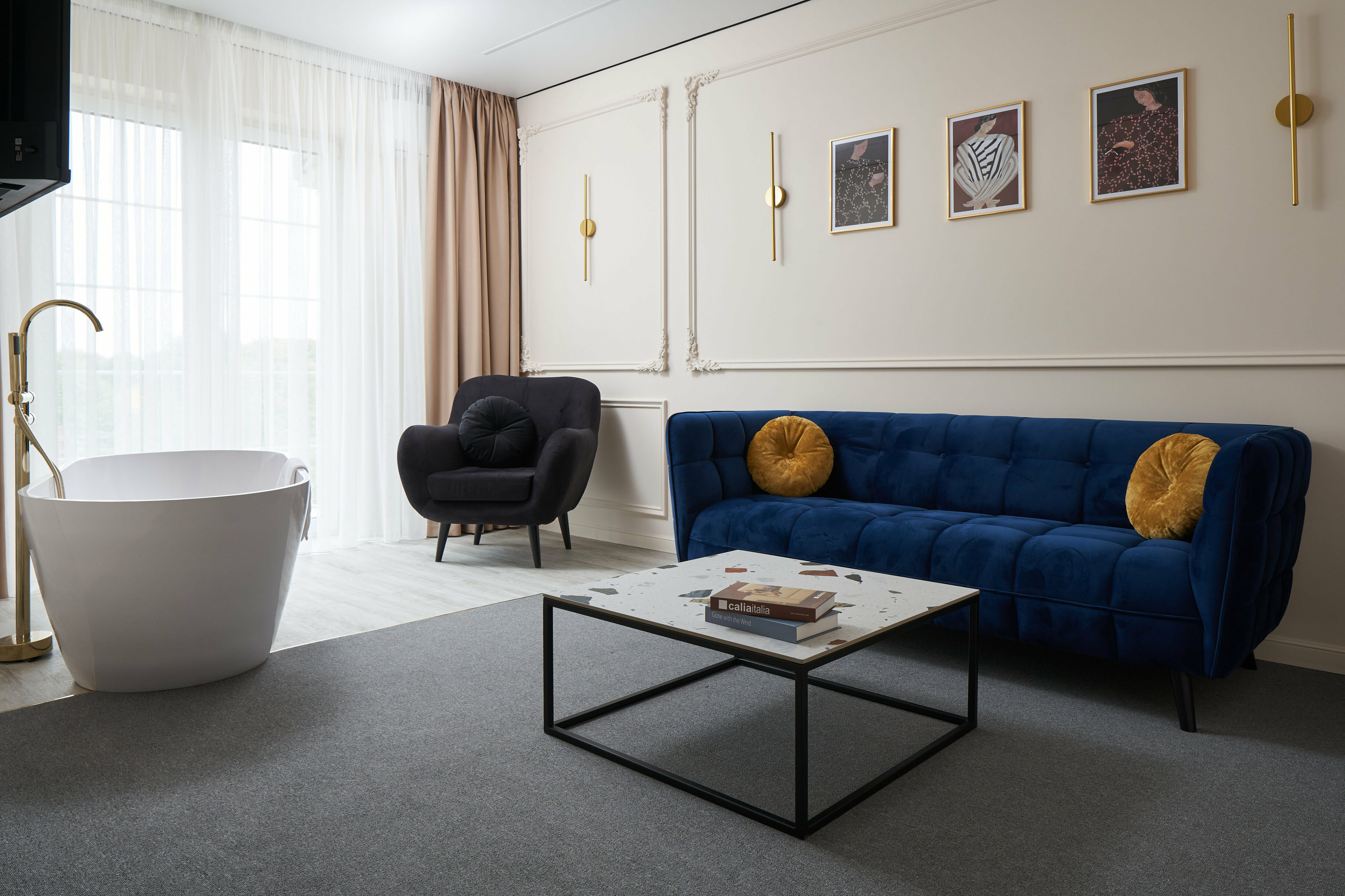 Фото отеля 1