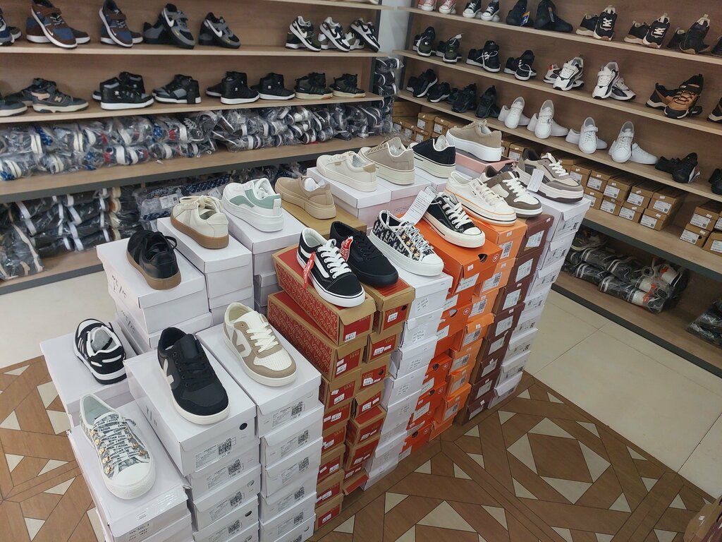 Shoe store Mona Mia, Yerevan, photo