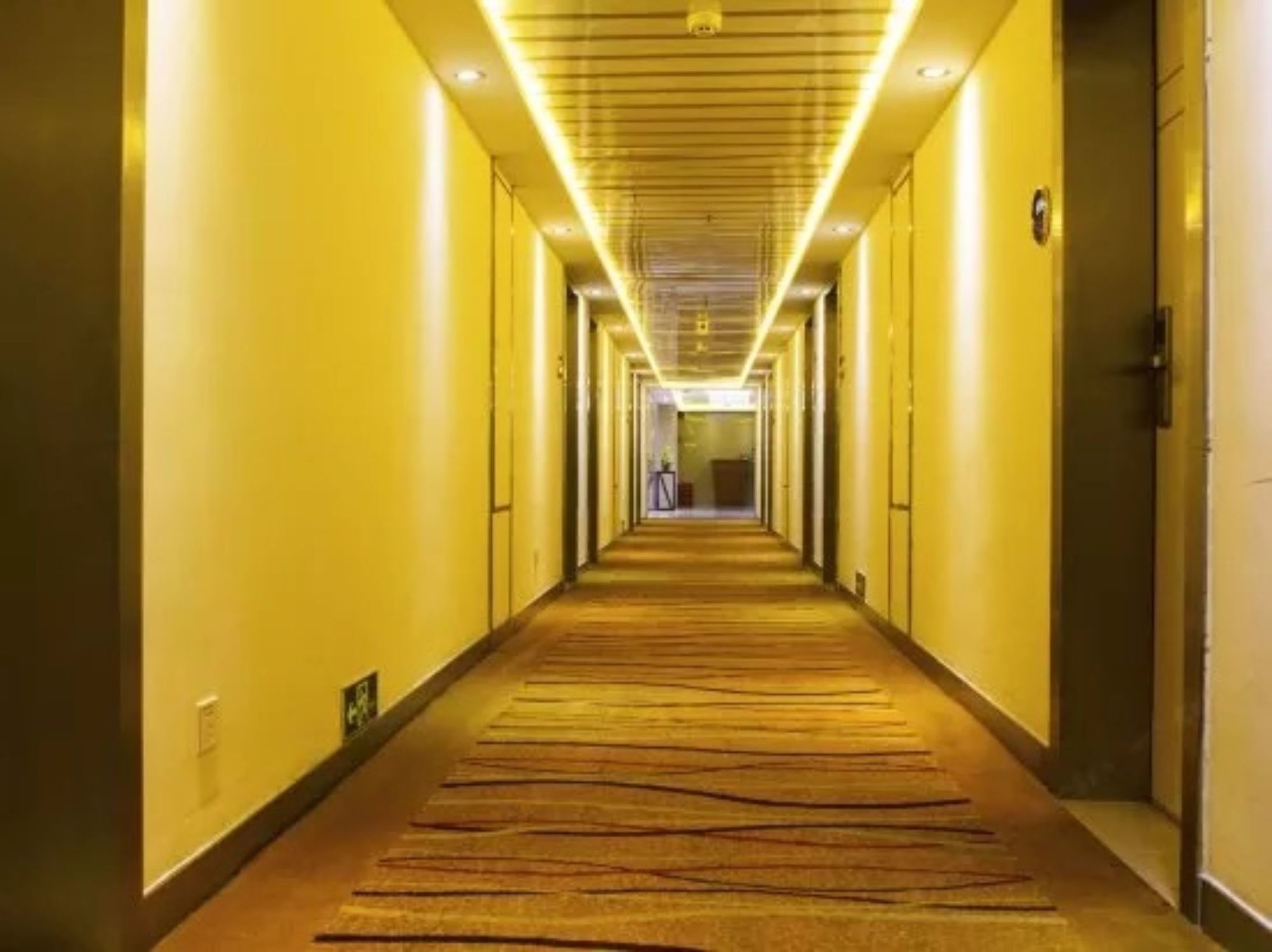 Фото Kaiserdom Changsha West Bus Terminal