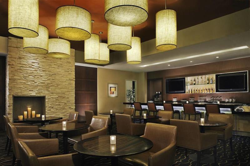 Фото Courtyard by Marriott Los Angeles - Sherman Oaks
