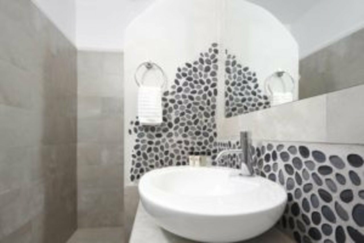 Фото Manos Small World