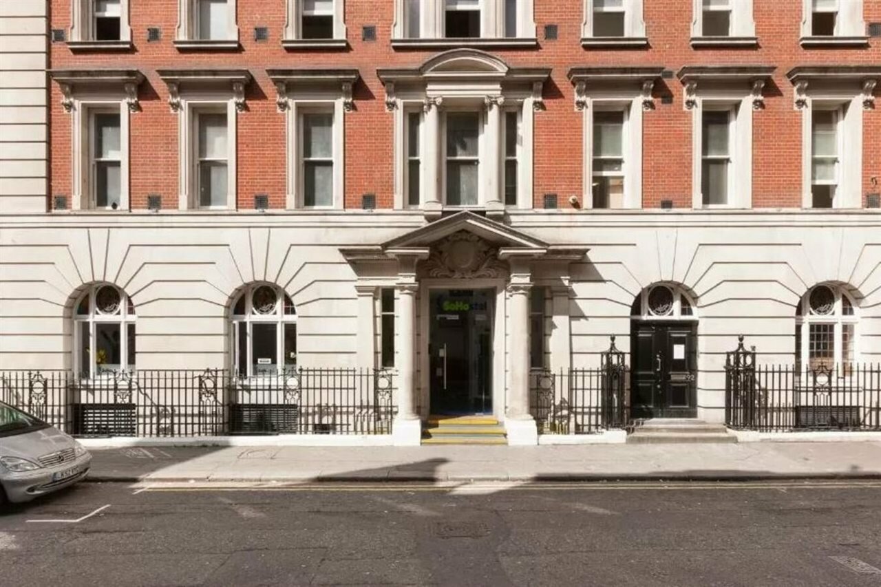 Фото отеля 1