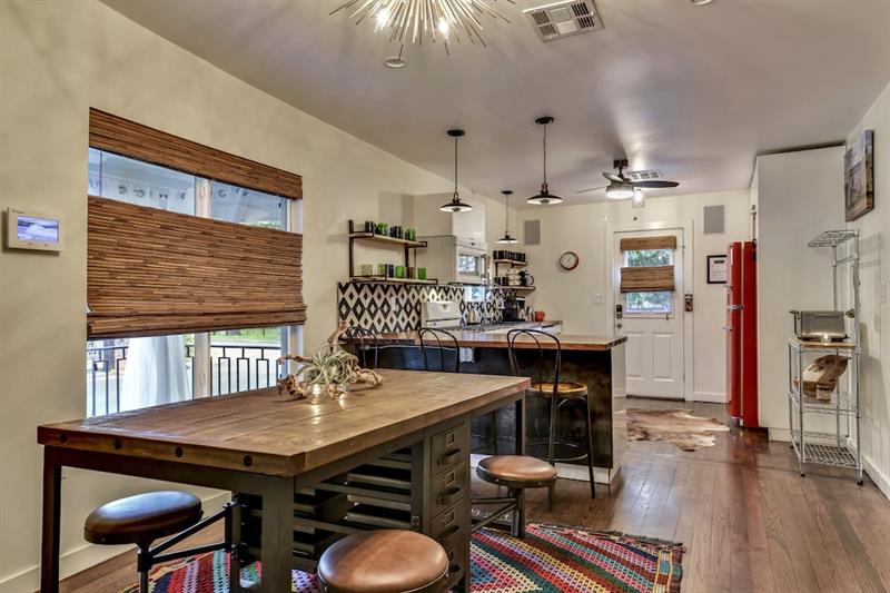 Фото The Eastside Lodge Austin