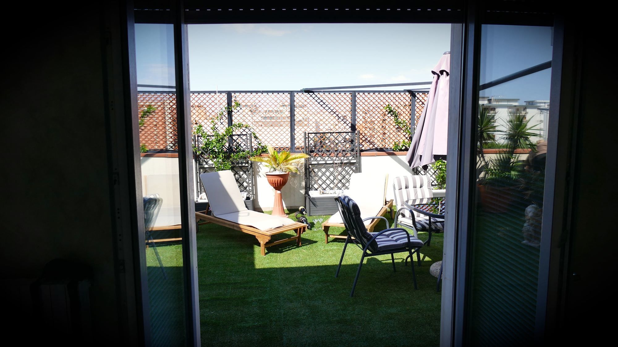 Фото Penthouse Station Luxury Suites & Apts