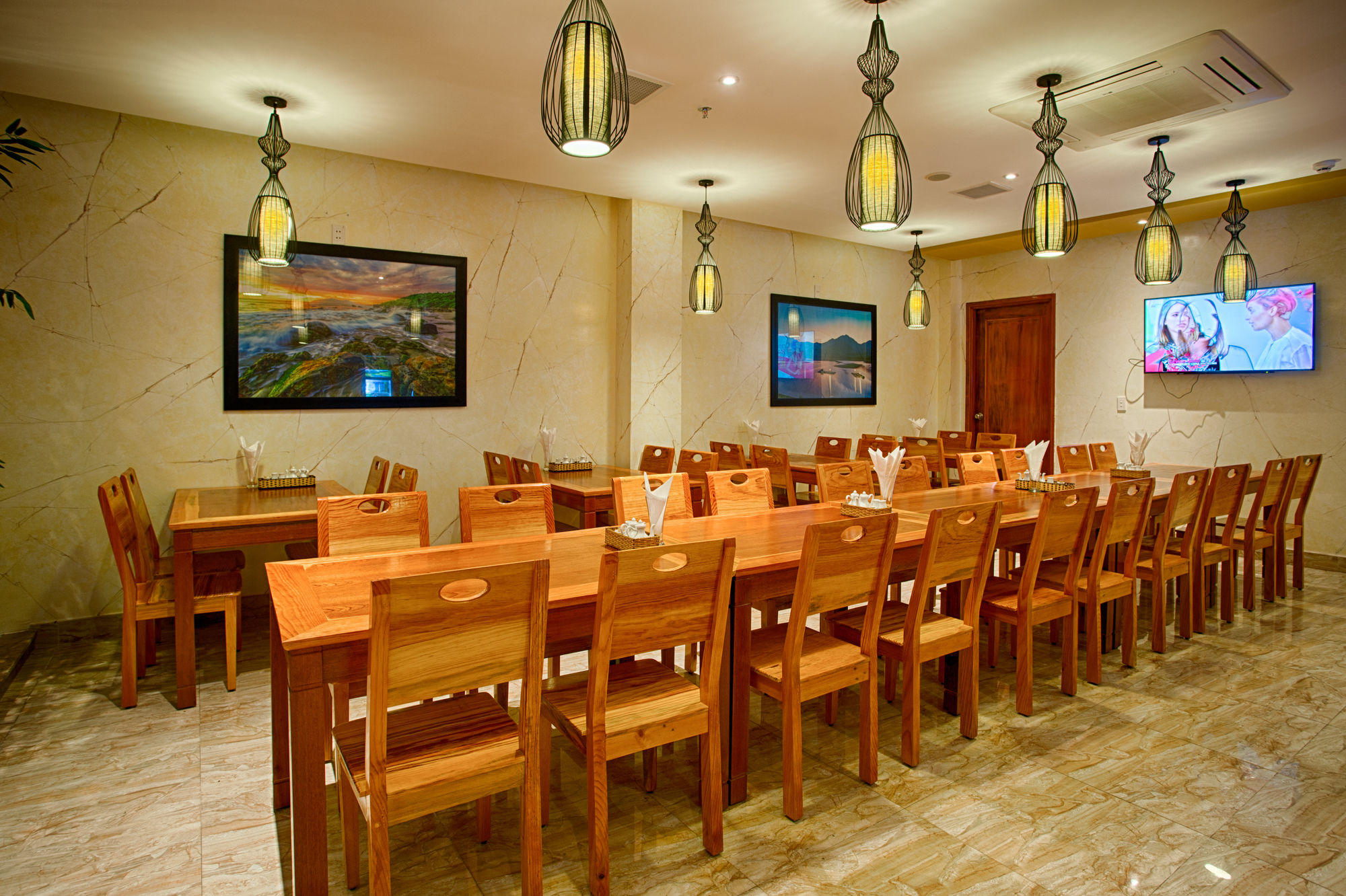 Фото Titan Hotel