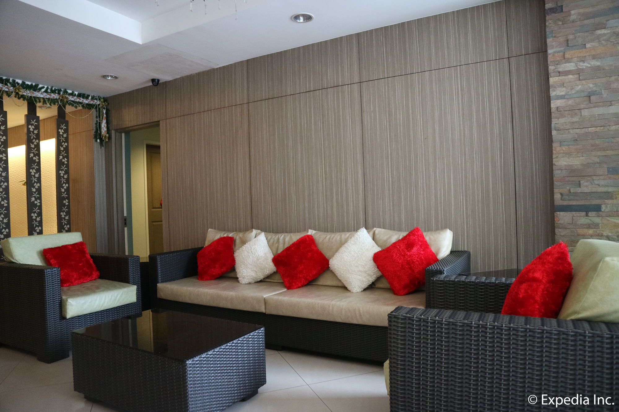 Фото Magallanes Square Hotel