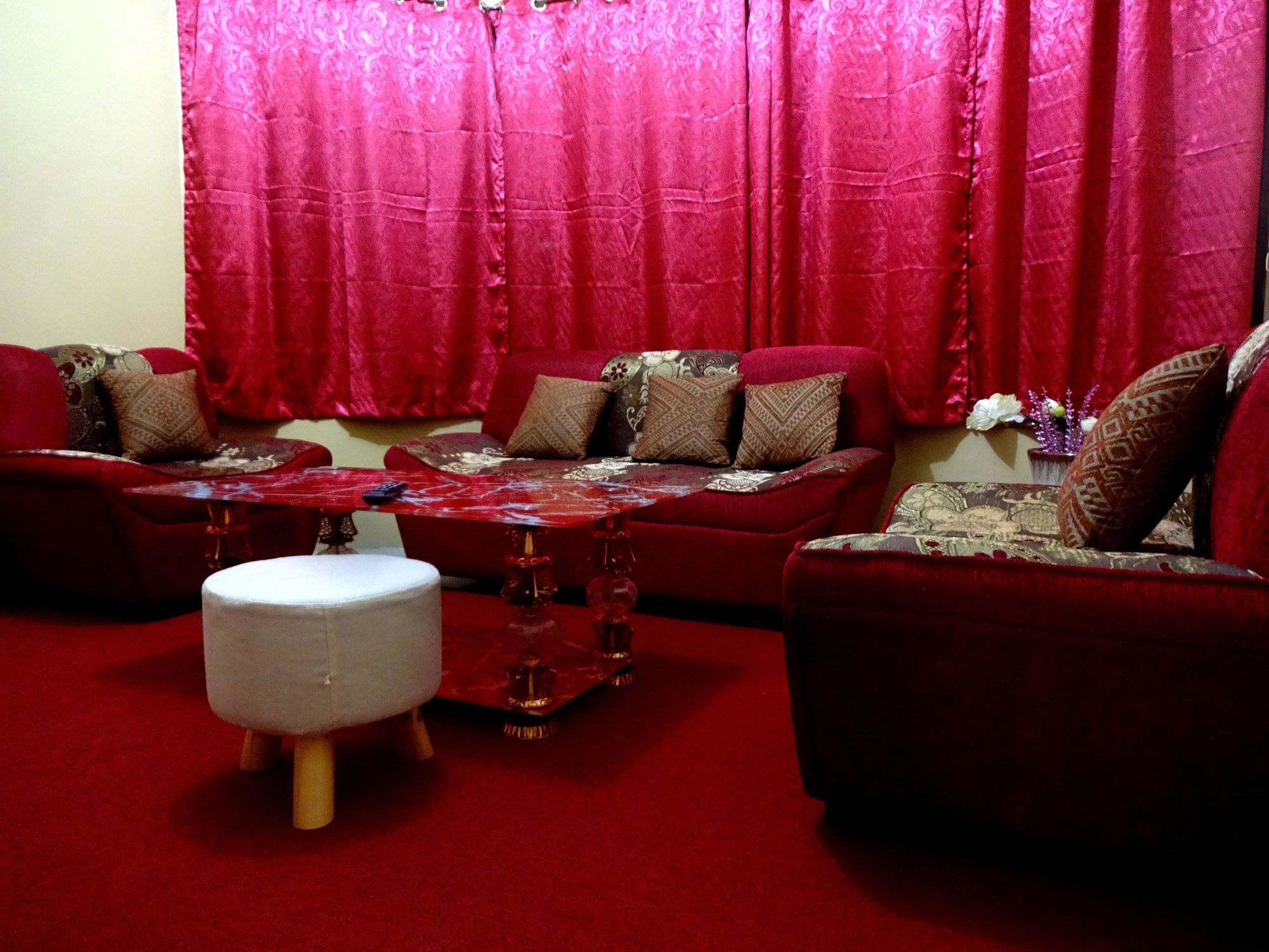 Фото The Yellow House