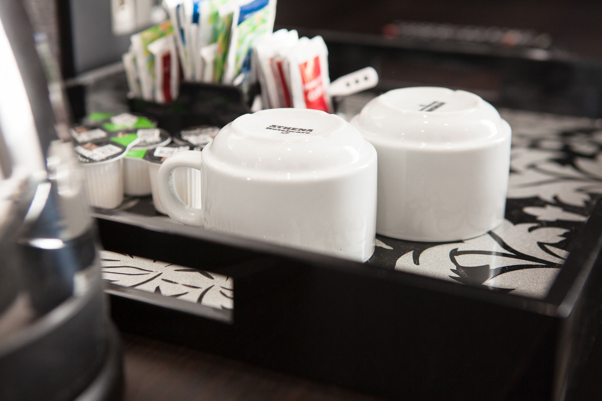 Фото The Tudor Inn Hotel