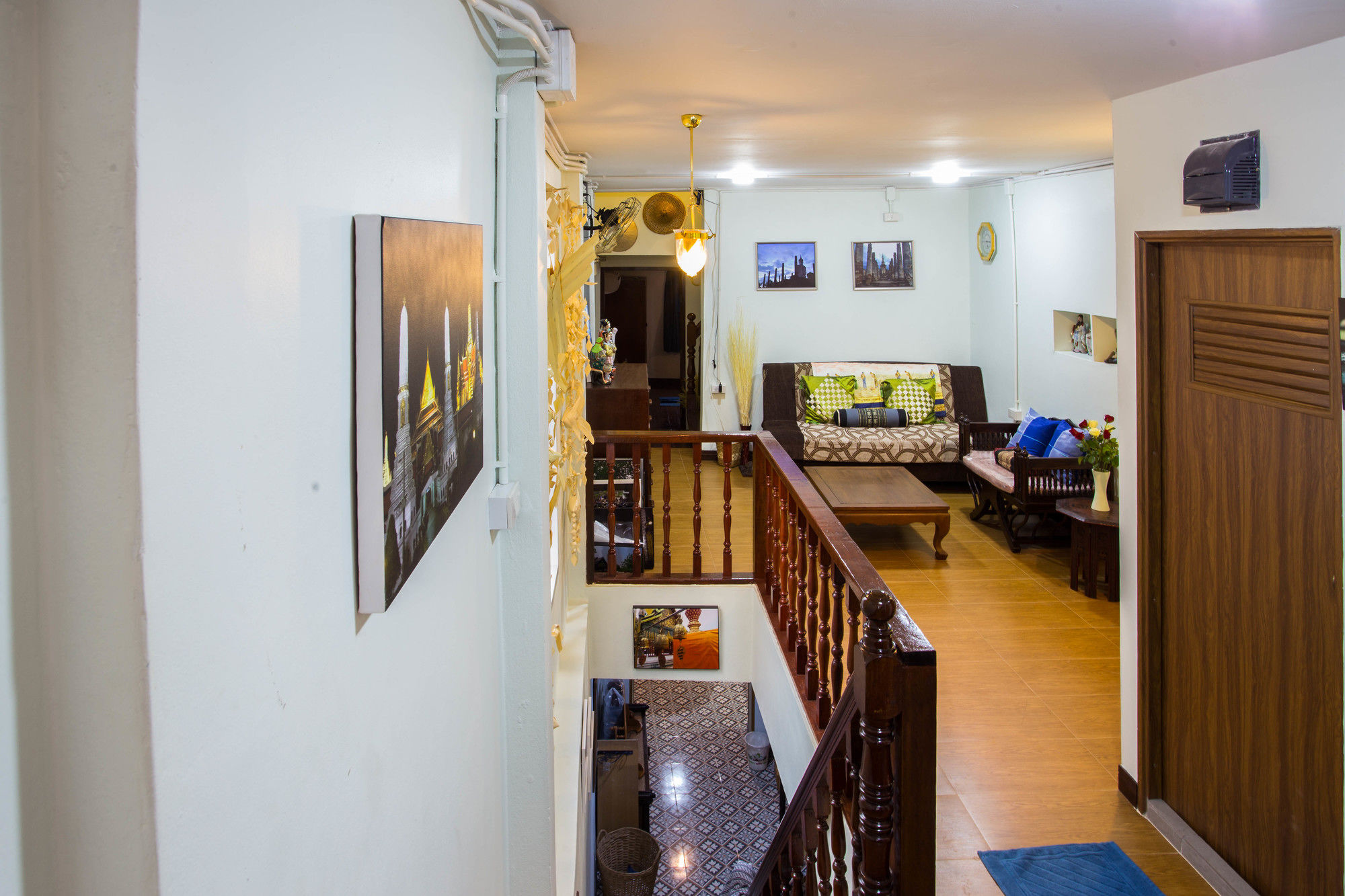 Фото Baan Gaysorn Hostel