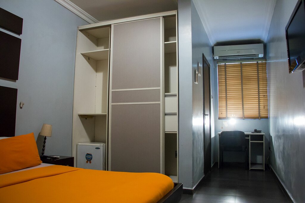 Hotel Precinct Comfort Services, Lagos, photo