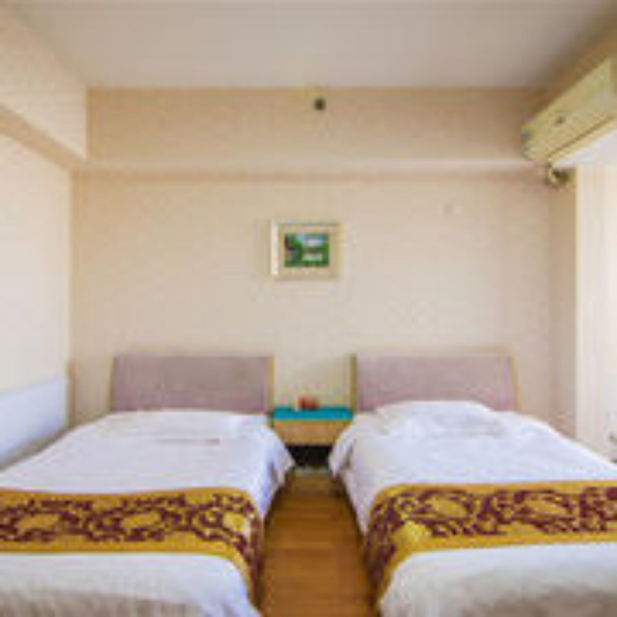 Фото Xian Golden Tree Business Hotel