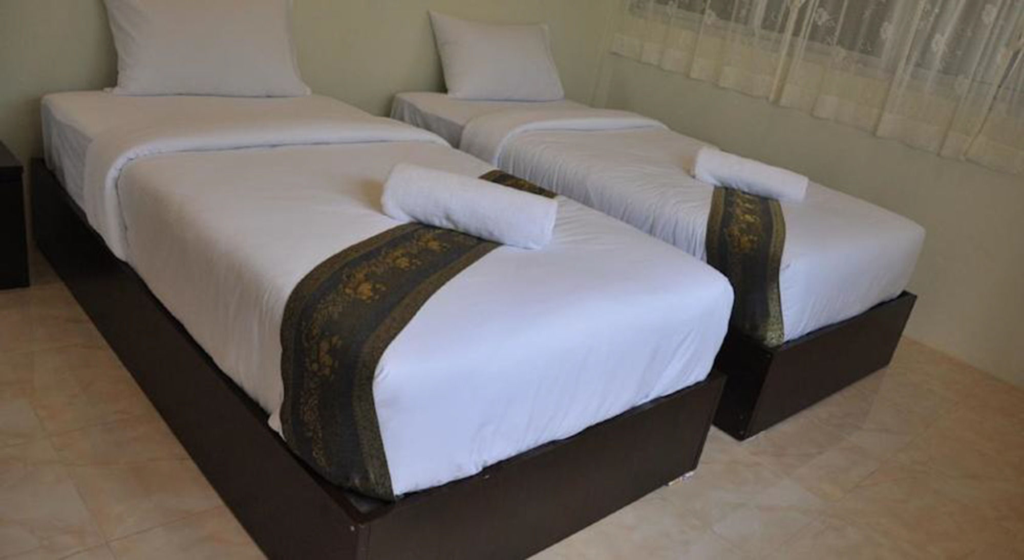 Фото Thaweesuk Hotel