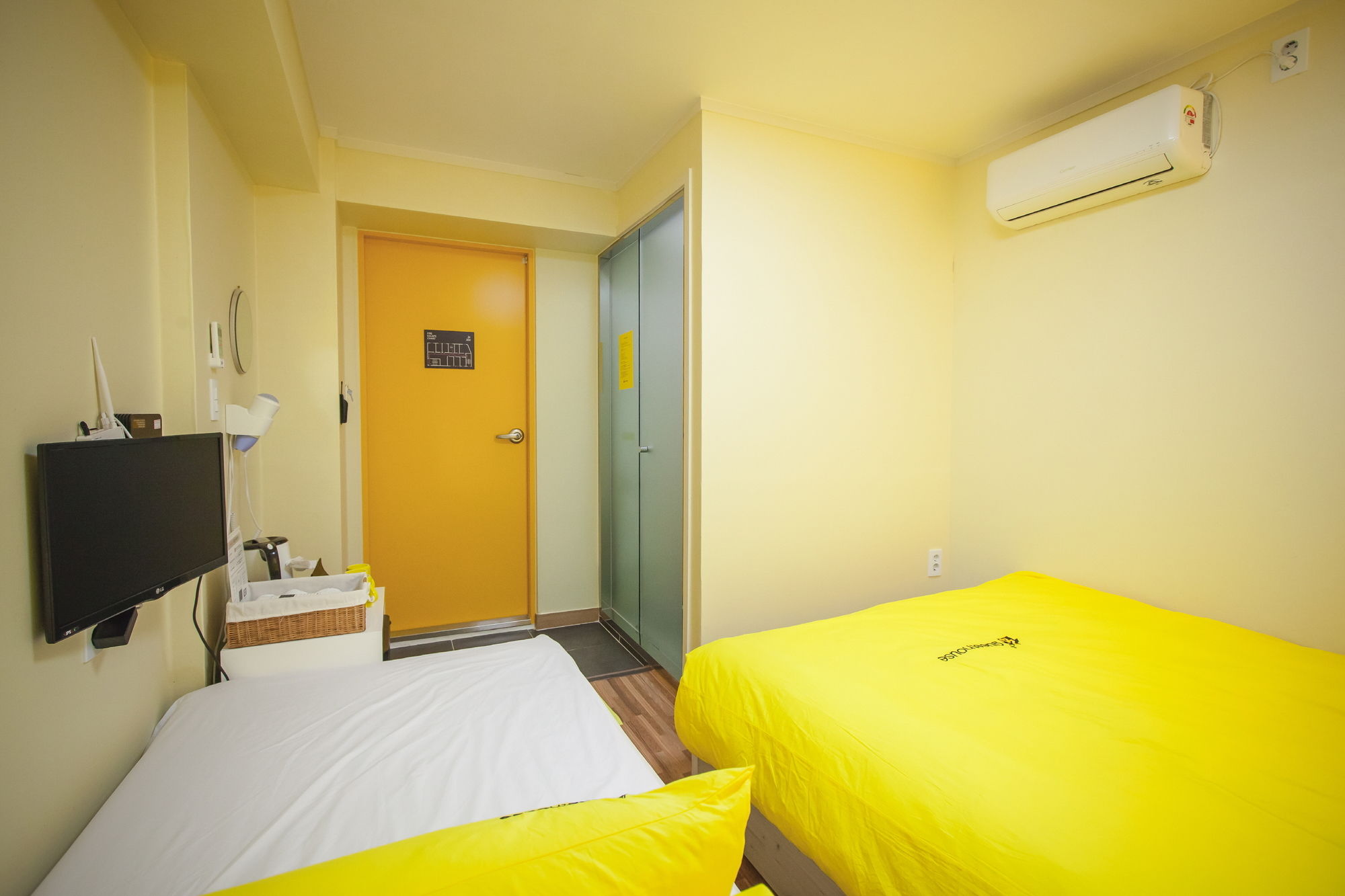 Фото 24 Guesthouse Seoul City Hall