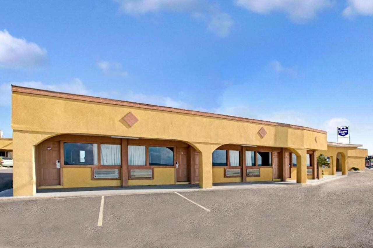 Фото Knights Inn Galveston