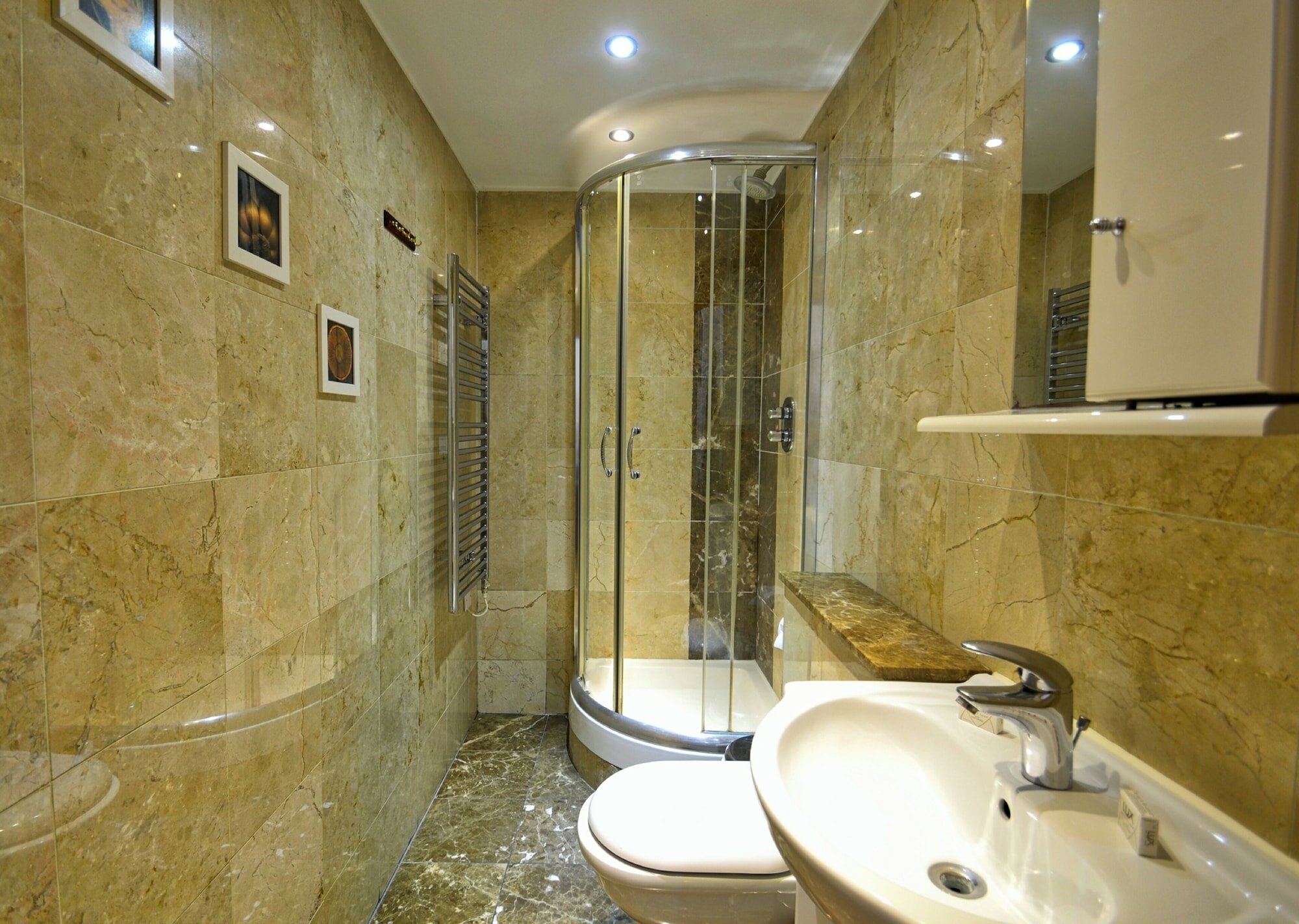 Фото Hyde Park Apartments