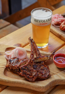 «Revolver» фото 1