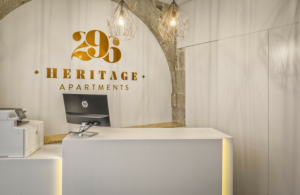 Фото 296 Heritage Apartments