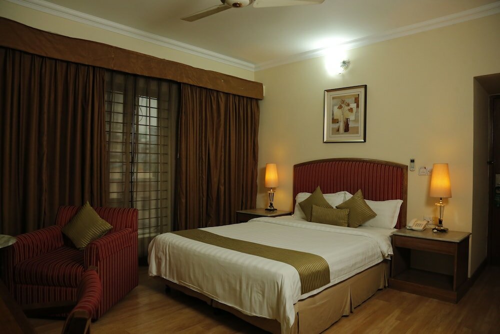 Фото Hotel Swiss Garden