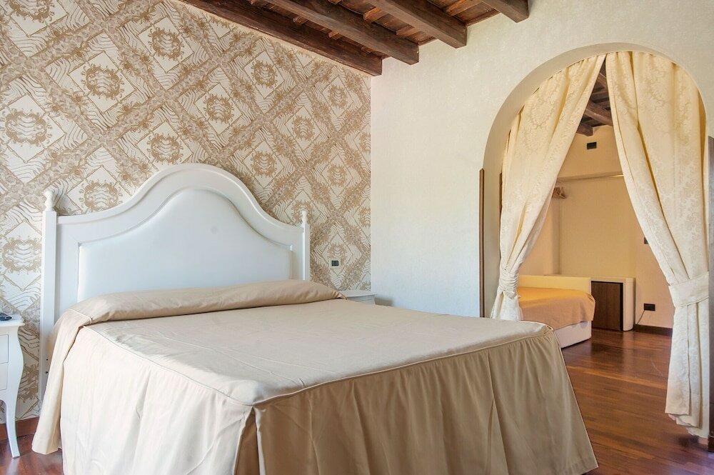 Фото Royal House