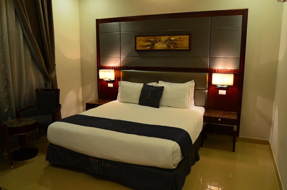 Фото Intour Qurtoba Hotel Suites