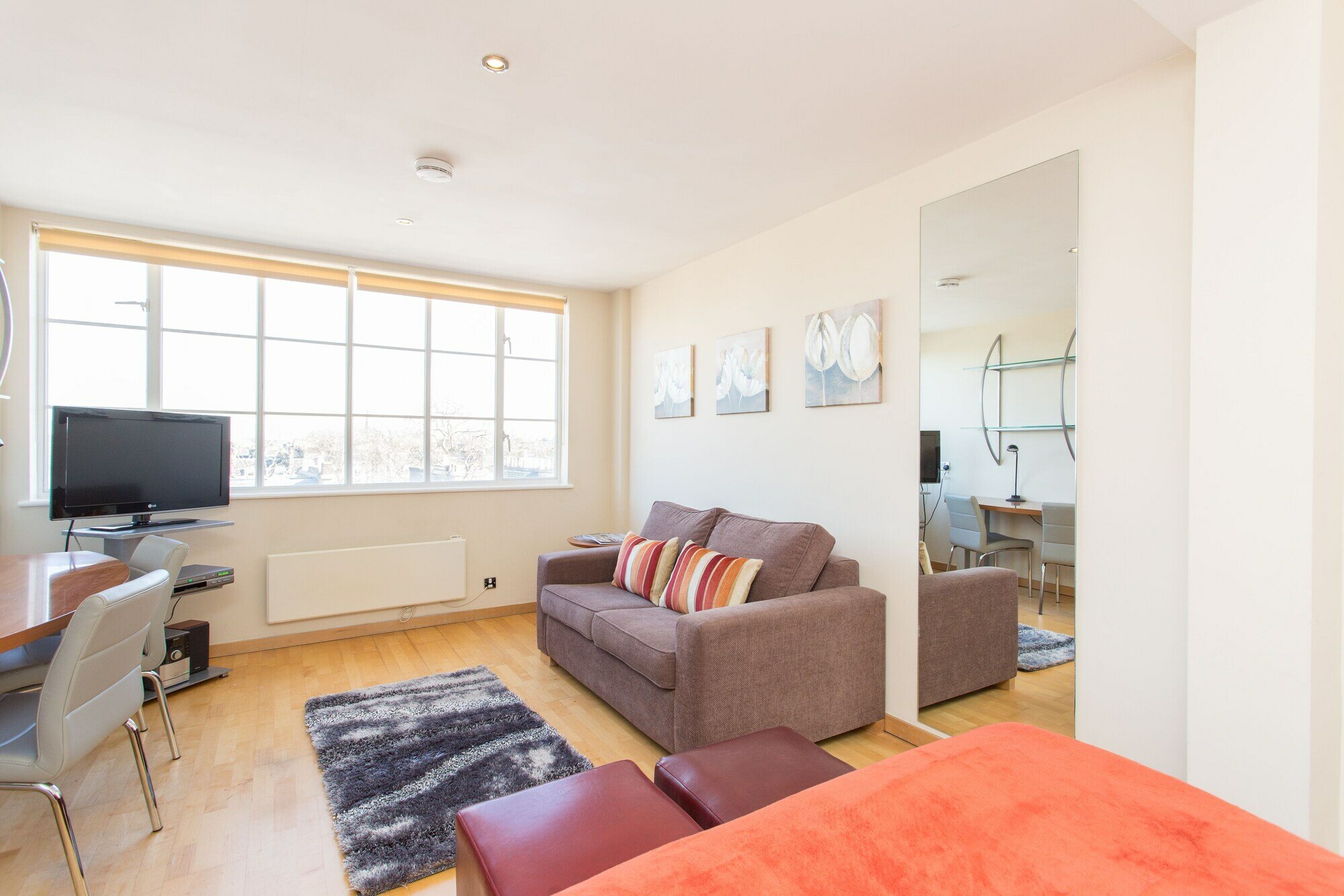 Фото Roland House Apartments