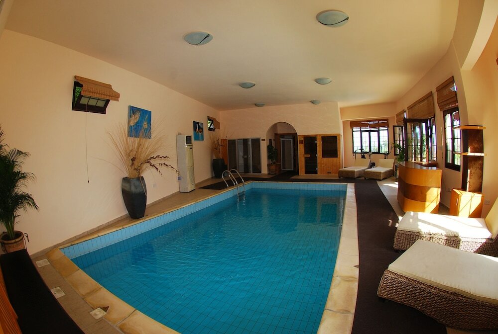 Фото Bellapais Monastery Village