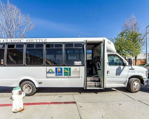 Гостиница Quality Inn Oakland Airport в Окленде