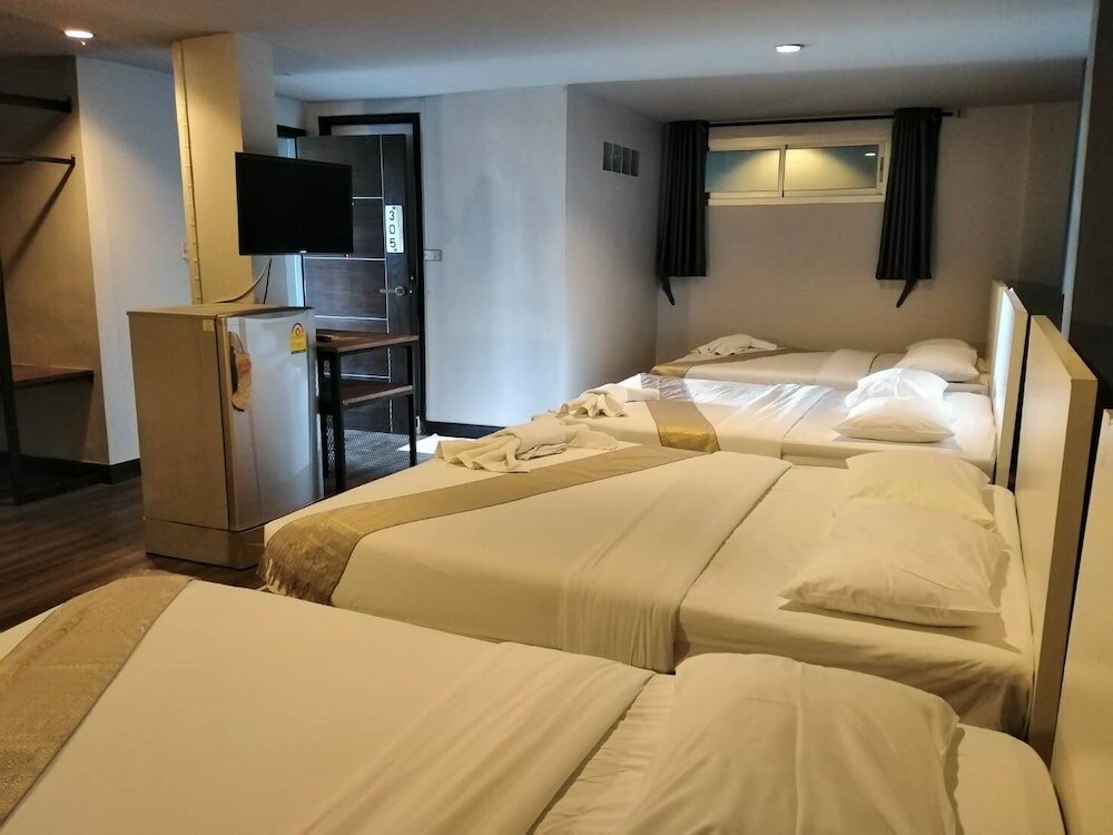 Фото Pimpimarn Beach Hotel