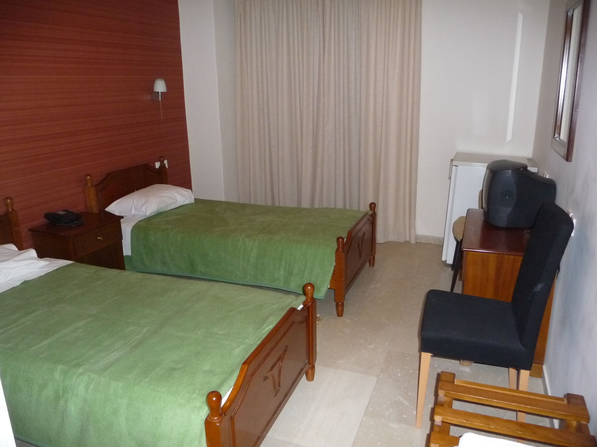 Фото Hotel Flisvos