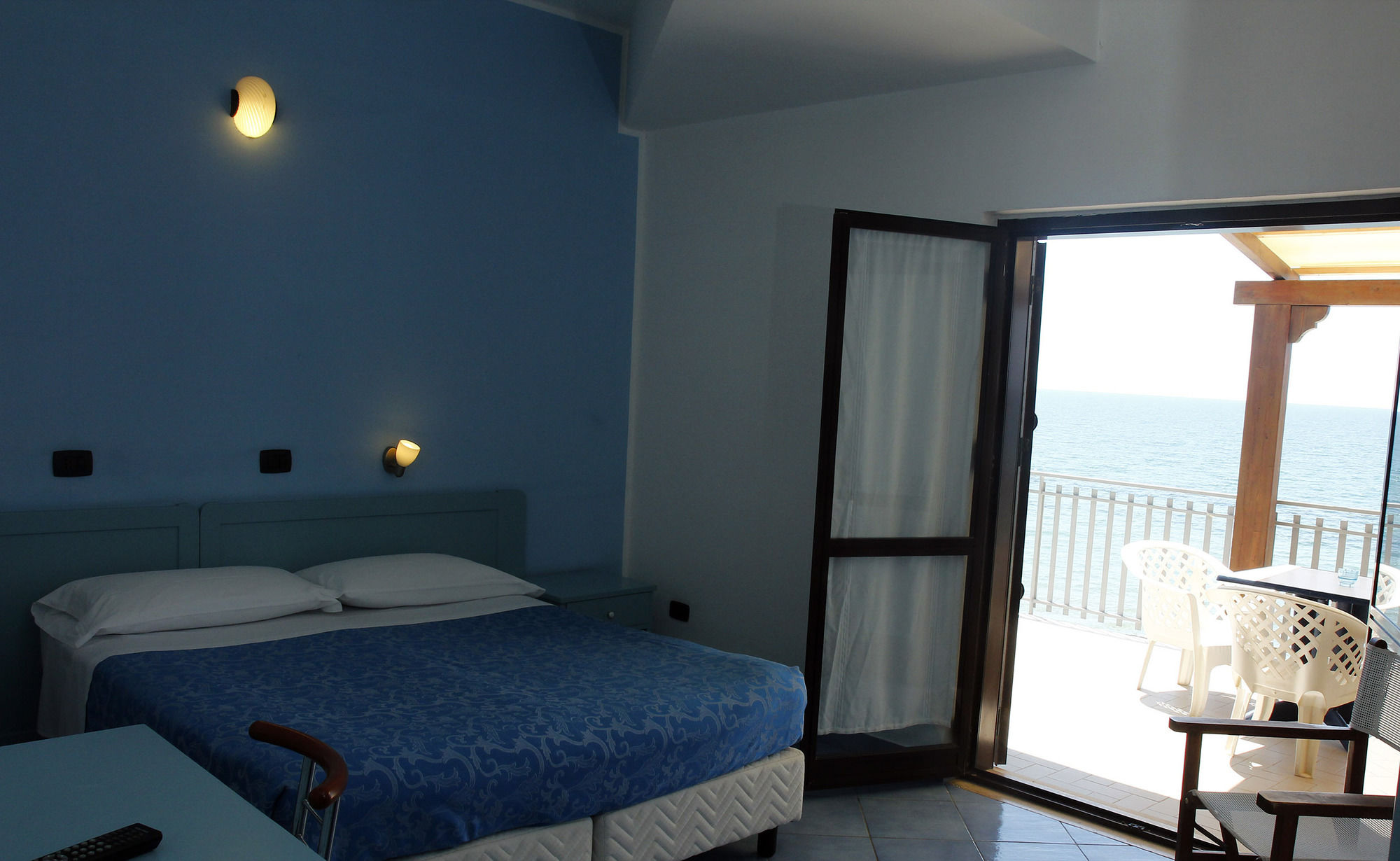 Фото Hotel La Darsena