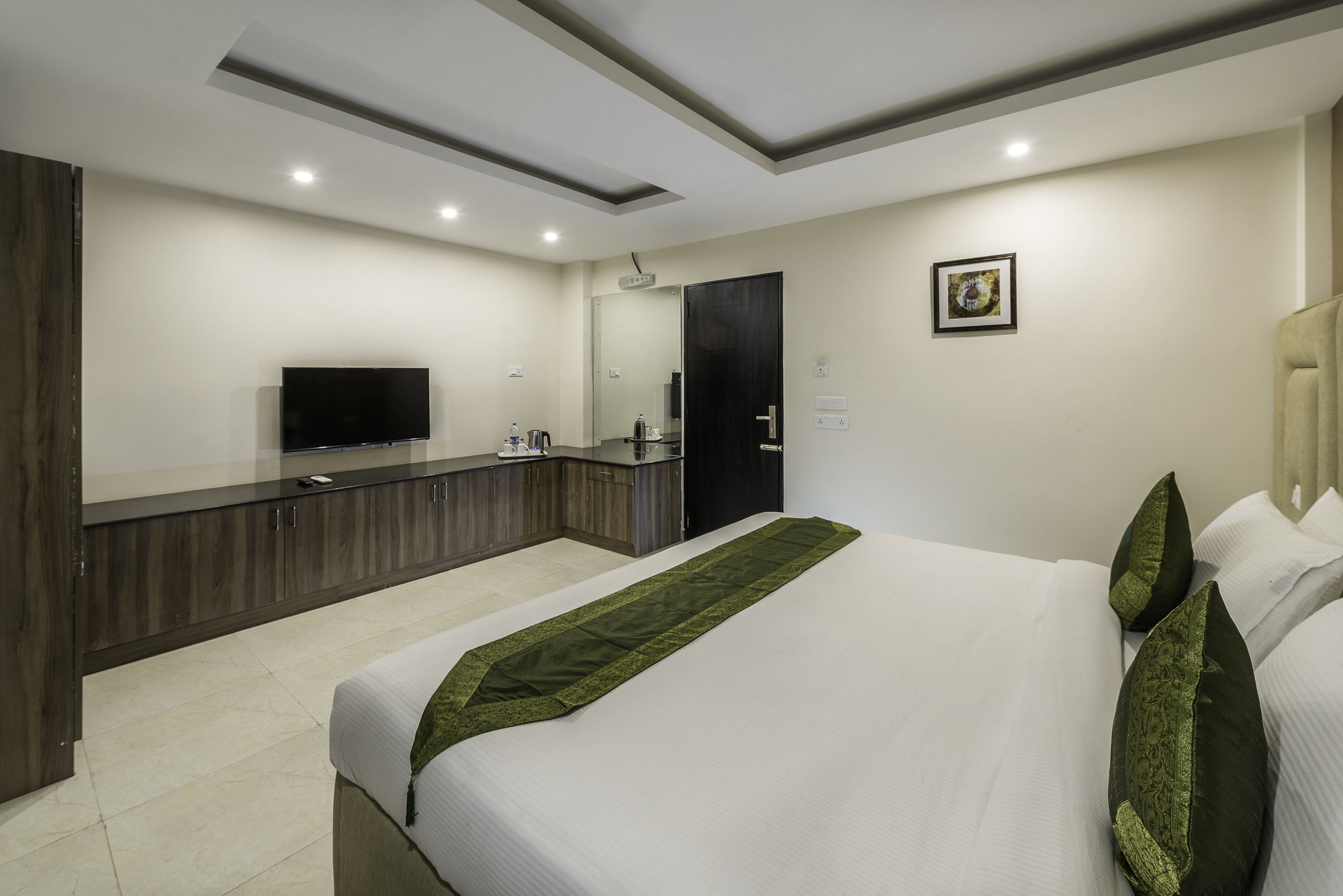 Фото Treebo Trend Elan