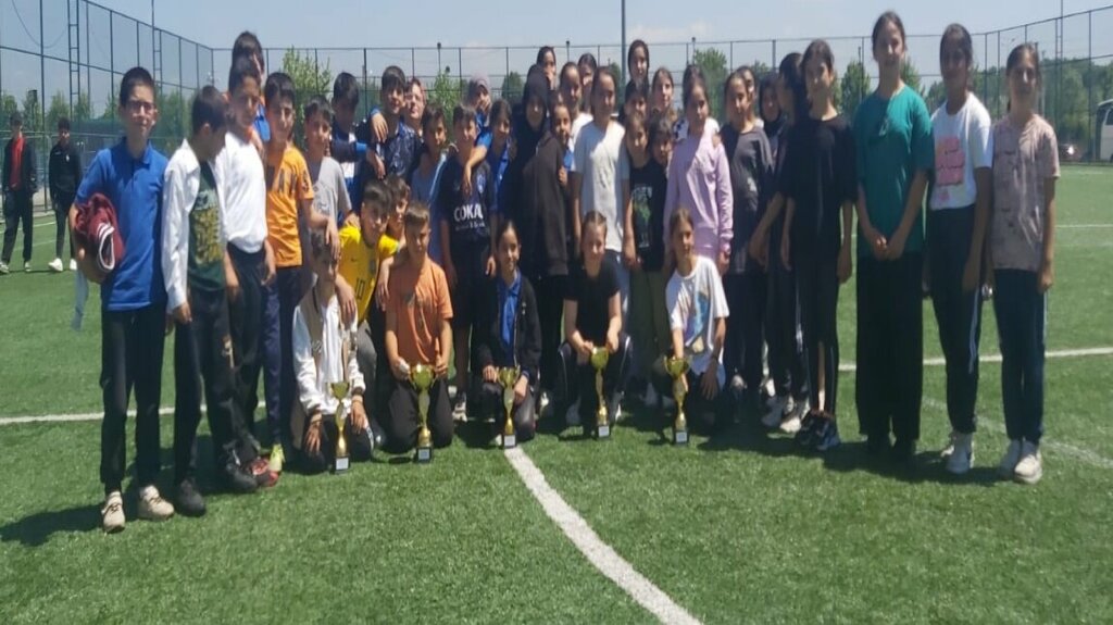 School Taskisigi Middle School, Adapazari, photo