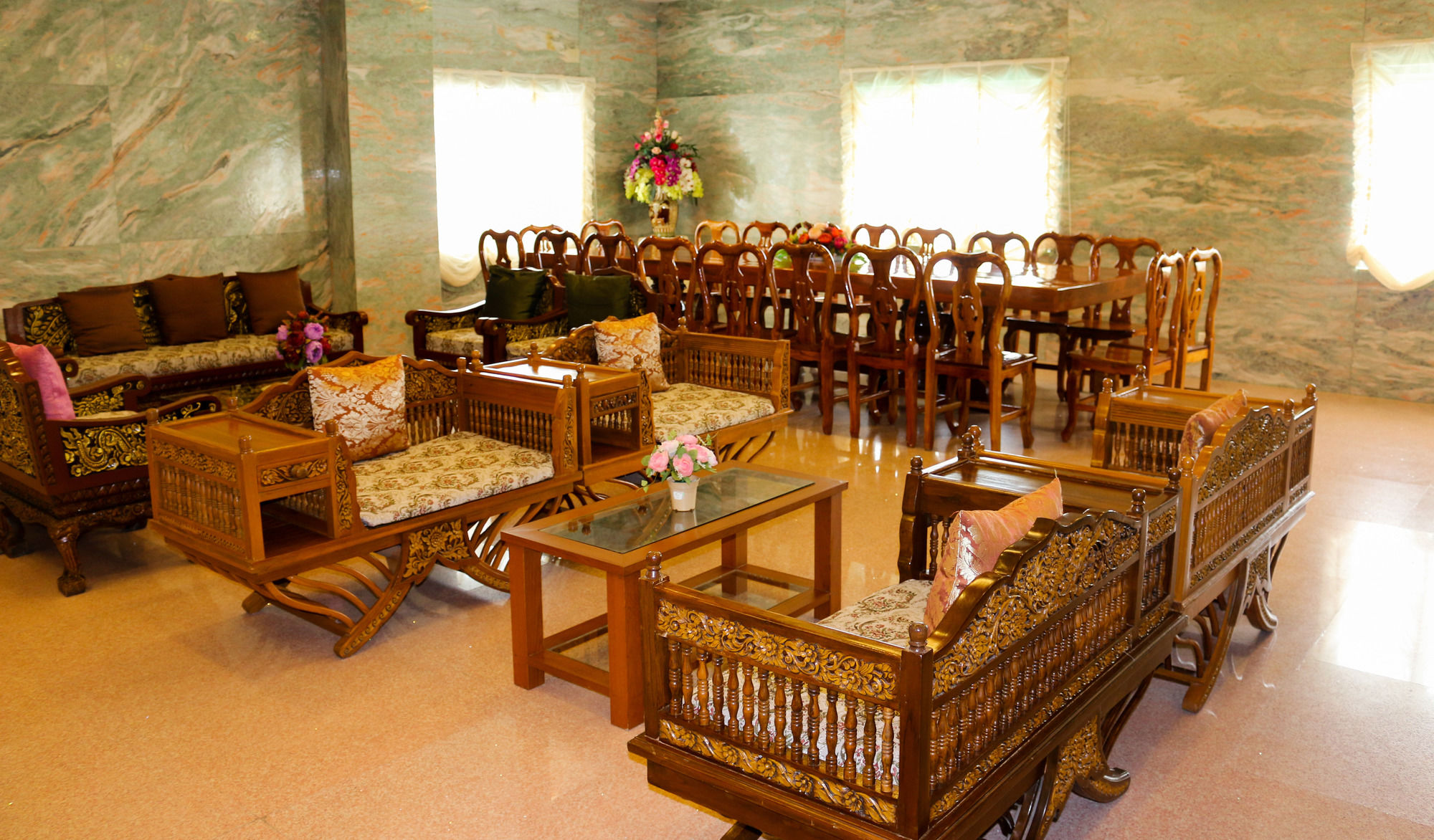 Фото Thong Tarin Hotel