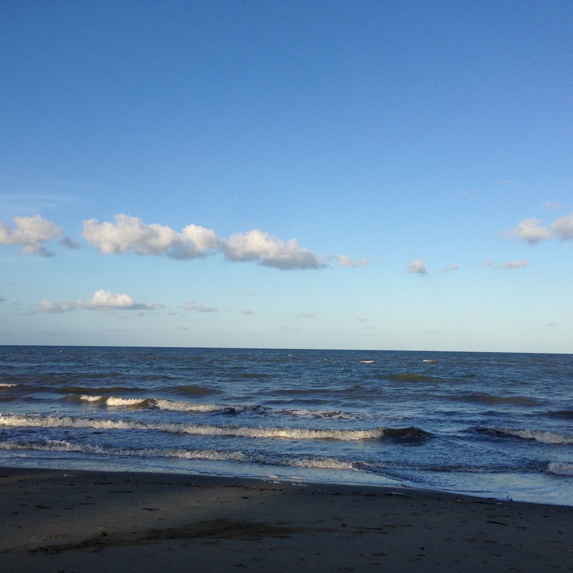 Фото Golden Sands Beachfront Apartment Resort