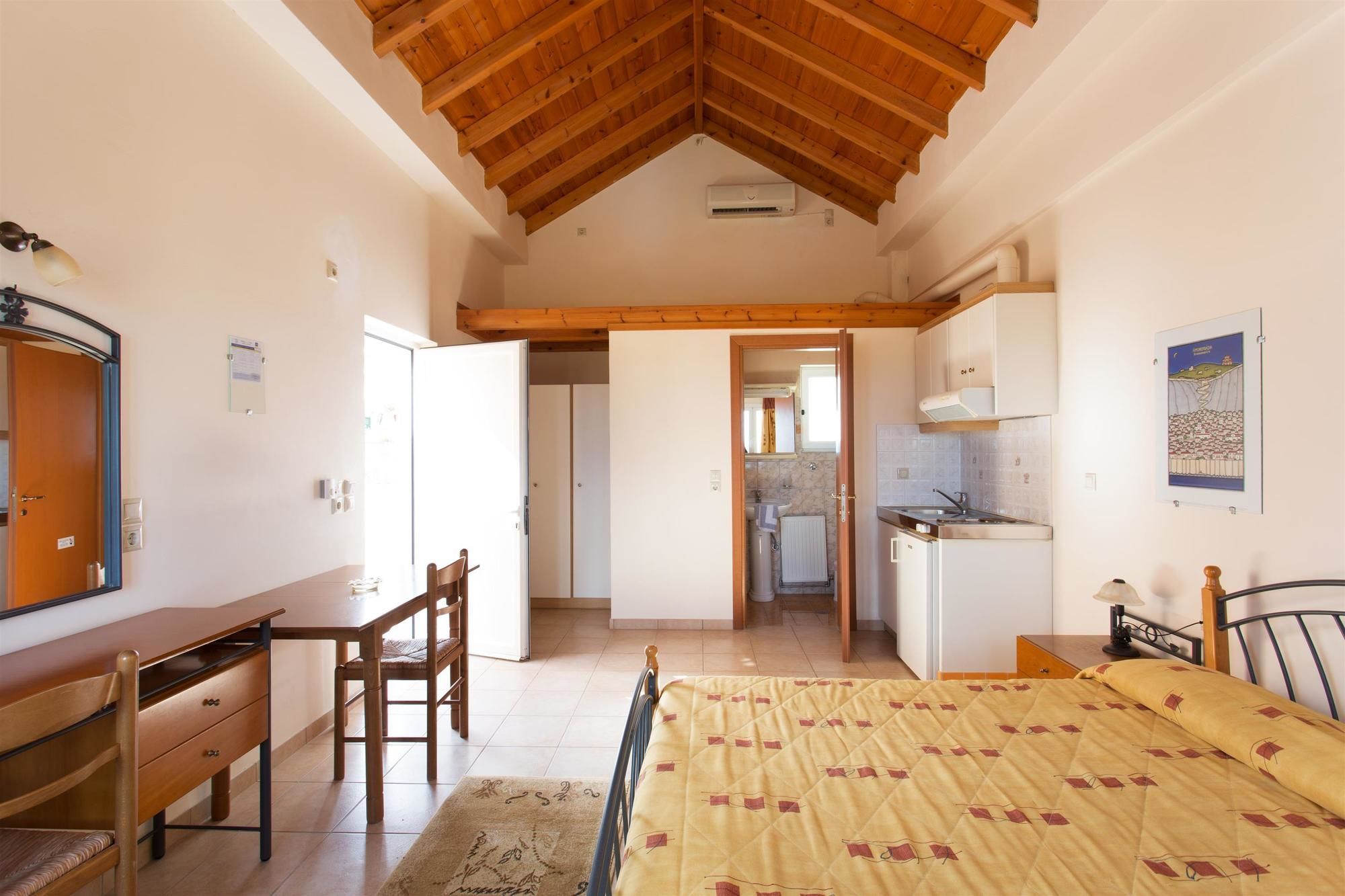 Фото Hotel Xifoupolis