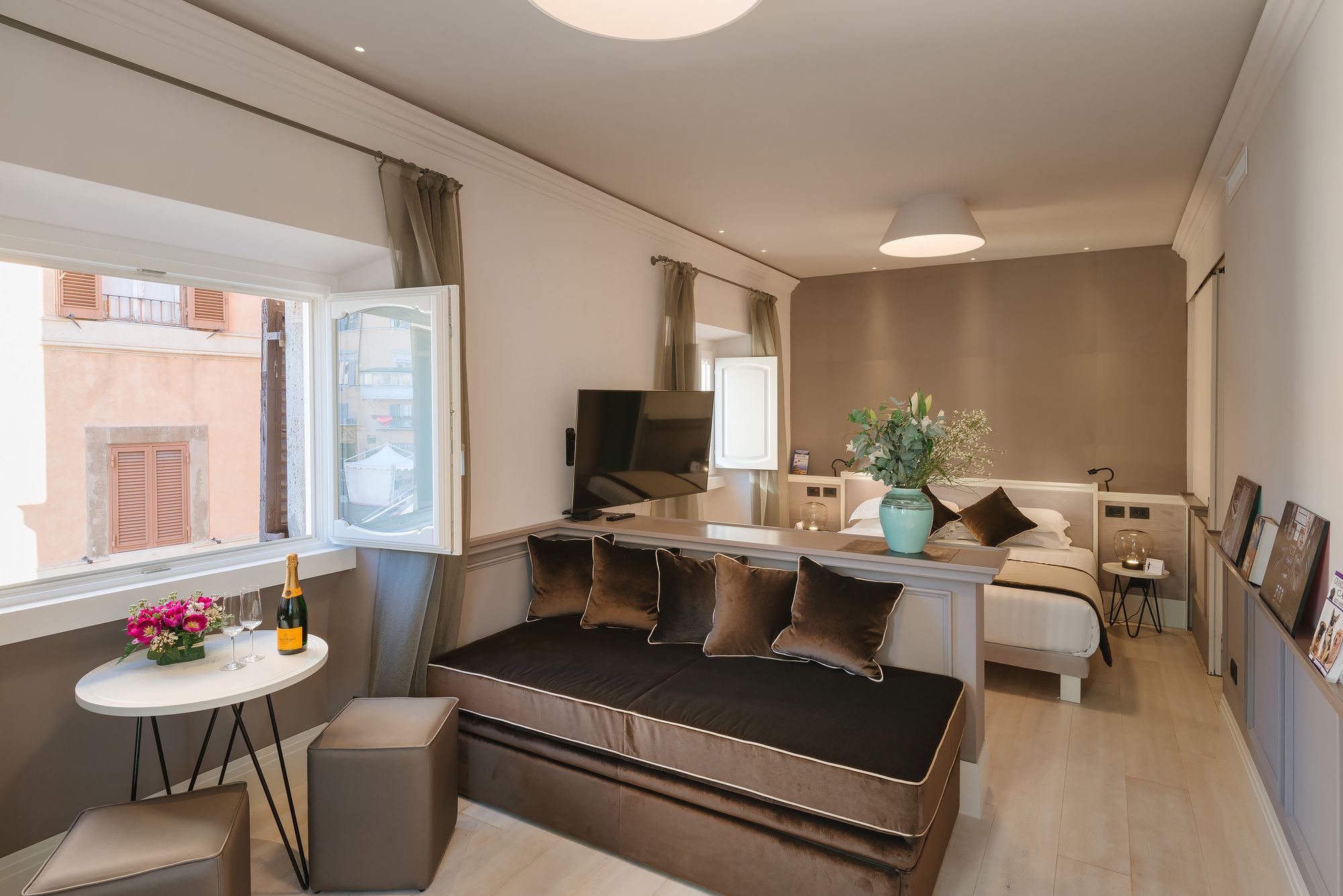 Фото отеля 2