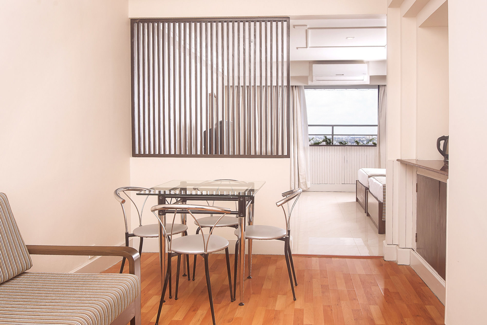 Фото Hotel Ivory Tower