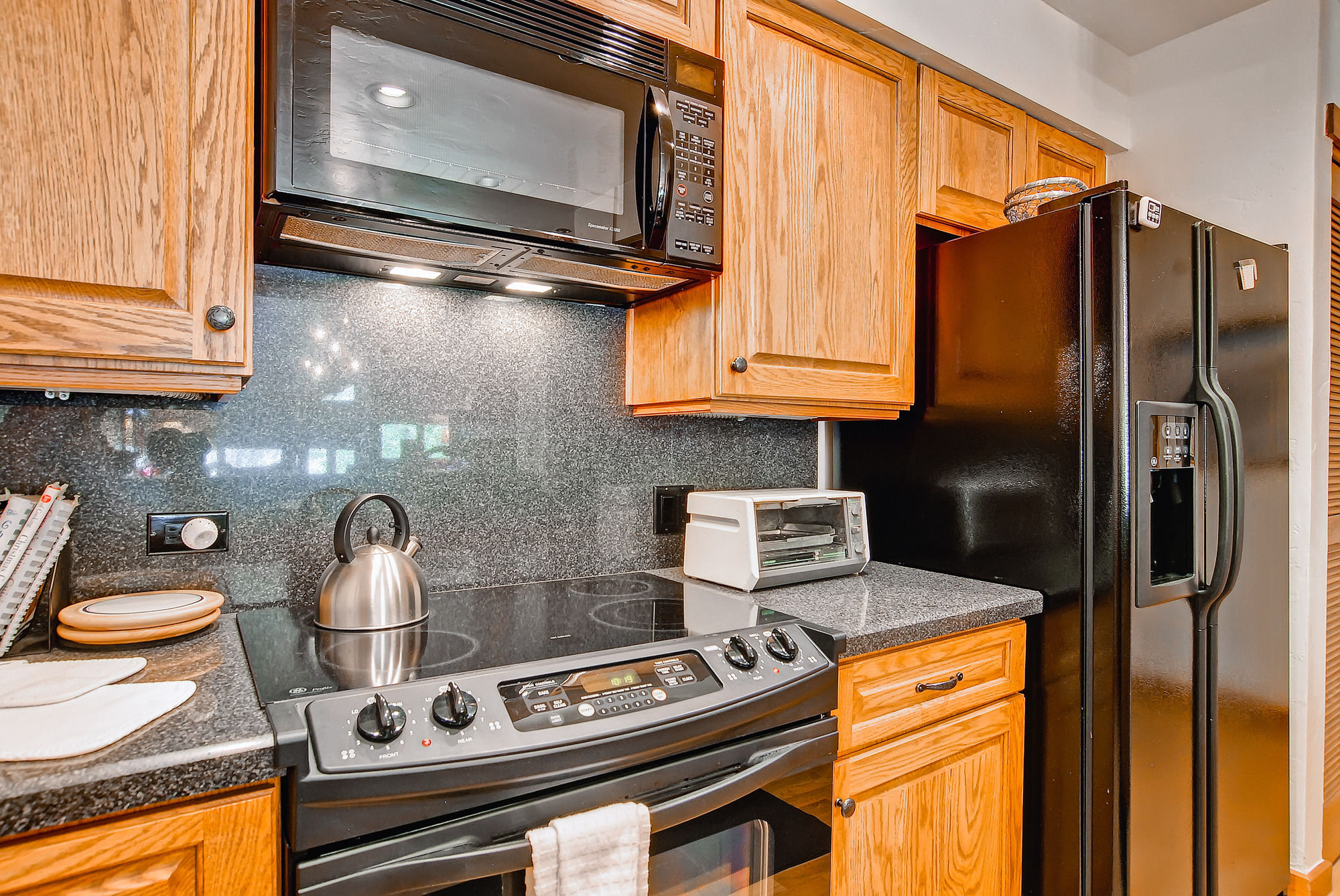 Фото Kiva Lodge by East West Hospitality