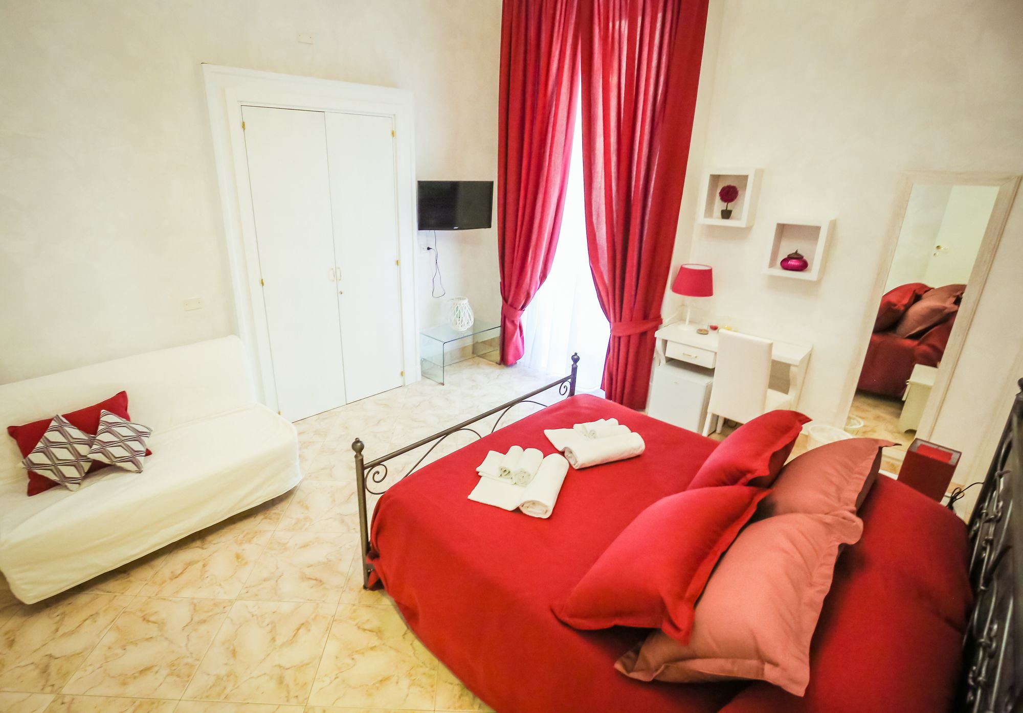 Фото Hotel Napoli Mia