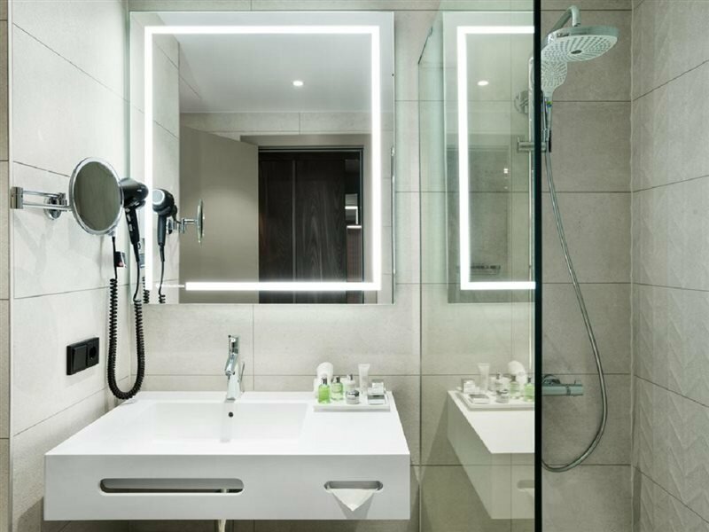 Фото Nh Hotel Porto Jardim